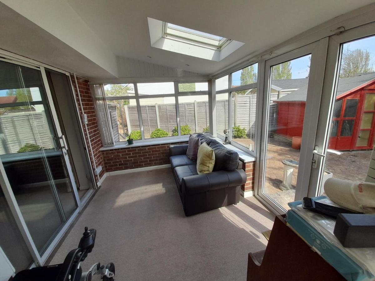 Comfort House Havant Bagian luar foto